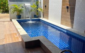 Casa com piscina em Carapibus - Jacumã
